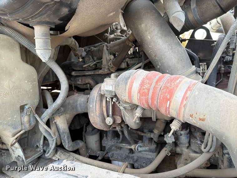 image for item EX1142 2005 International 5500i ready mix truck