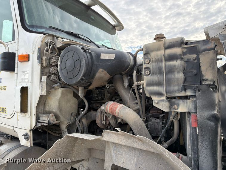 image for item EX1142 2005 International 5500i ready mix truck