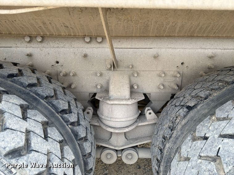 image for item EX1142 2005 International 5500i ready mix truck