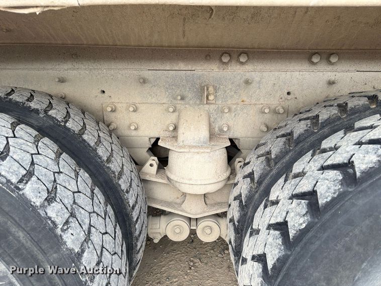 image for item EX1142 2005 International 5500i ready mix truck