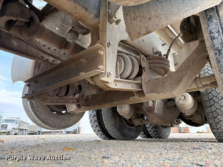 image for item EX1142 2005 International 5500i ready mix truck