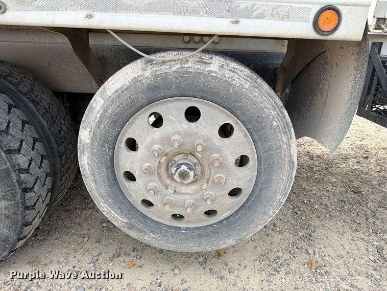 image for item EX1142 2005 International 5500i ready mix truck