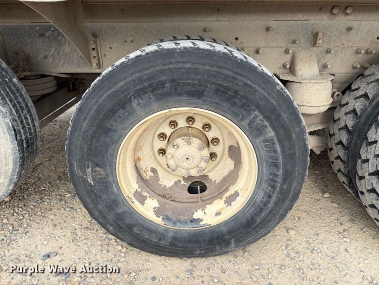 image for item EX1142 2005 International 5500i ready mix truck