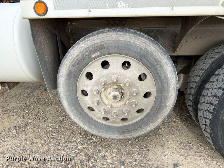 image for item EX1142 2005 International 5500i ready mix truck
