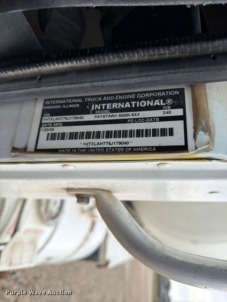 image for item EX1142 2005 International 5500i ready mix truck
