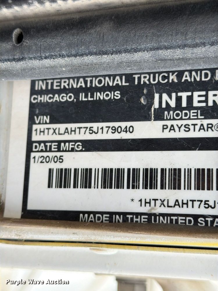 image for item EX1142 2005 International 5500i ready mix truck