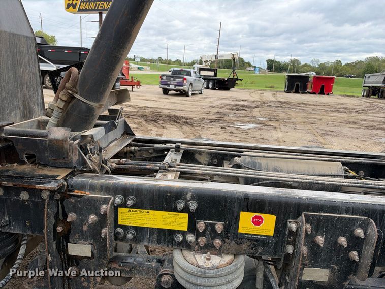 image for item EX2473 2012 Freightliner 114 SD dump truck