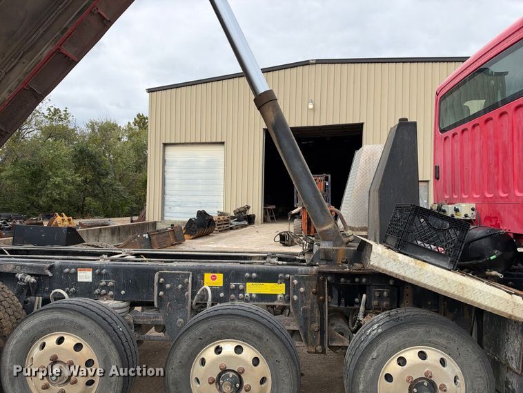 image for item EX2473 2012 Freightliner 114 SD dump truck