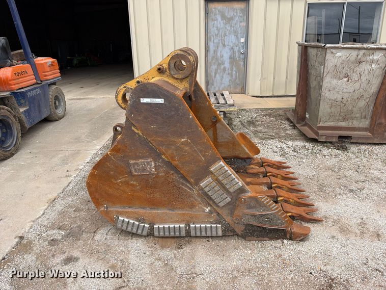 image for item EX2474 Caterpillar excavator bucket
