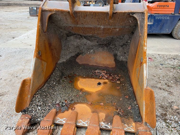 image for item EX2474 Caterpillar excavator bucket