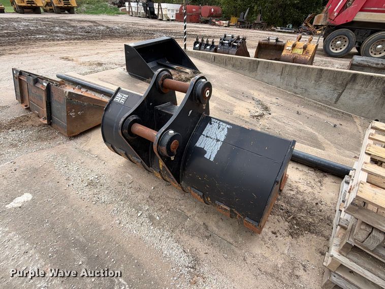 image for item EX2475 2021 Fleco excavator bucket