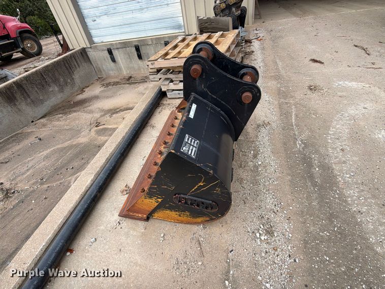 image for item EX2475 2021 Fleco excavator bucket