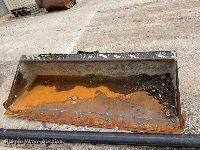 image for item EX2476 Caterpillar skid steer bucket