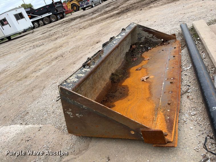 image for item EX2476 Caterpillar skid steer bucket