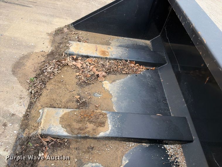 image for item EX2477 2021 Arrow forklift dump bucket