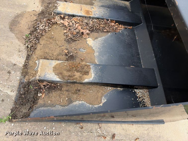 image for item EX2477 2021 Arrow forklift dump bucket