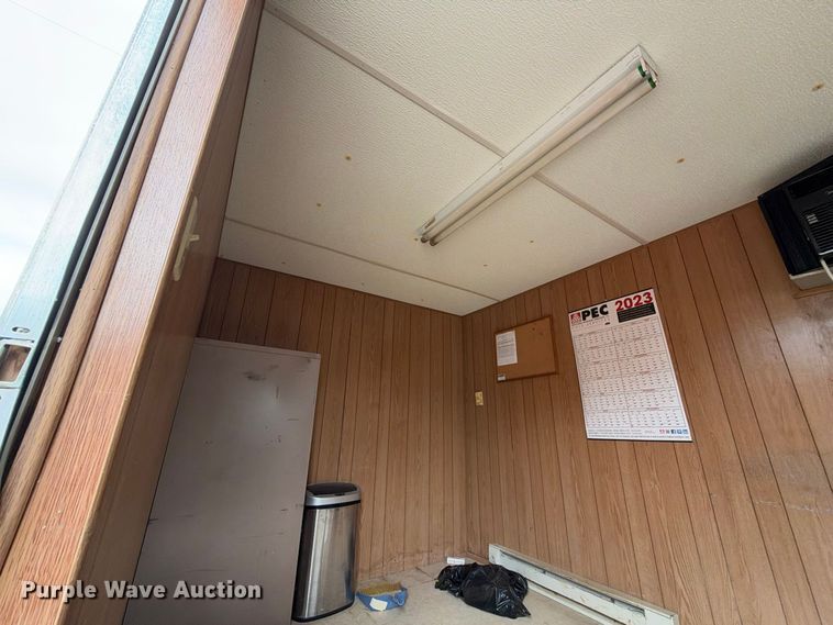 image for item EX2482 2000 TSI office trailer