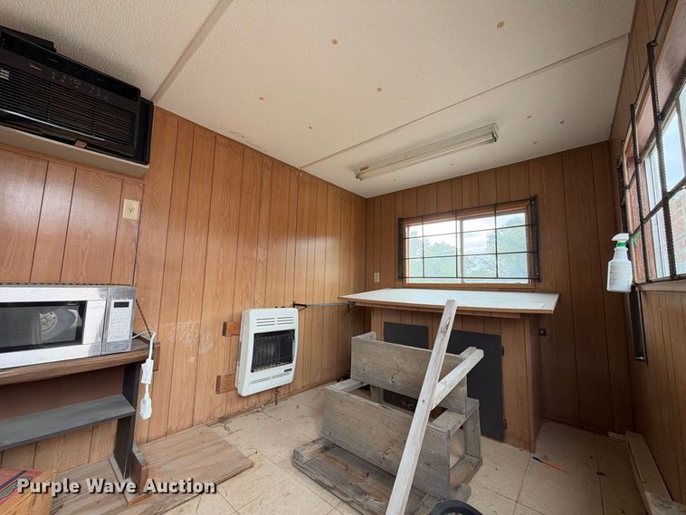 image for item EX2482 2000 TSI office trailer