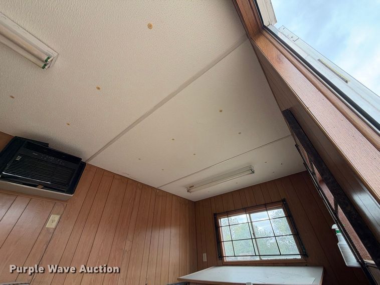 image for item EX2482 2000 TSI office trailer