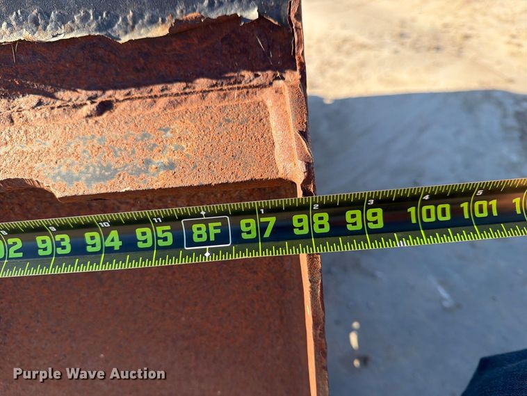 image for item EX4402 Skid steer bucket