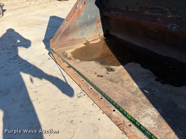 image for item EX4402 Skid steer bucket