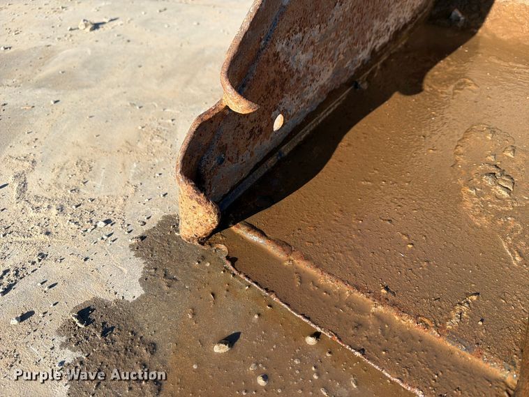 image for item EX4403 Skid steer bucket