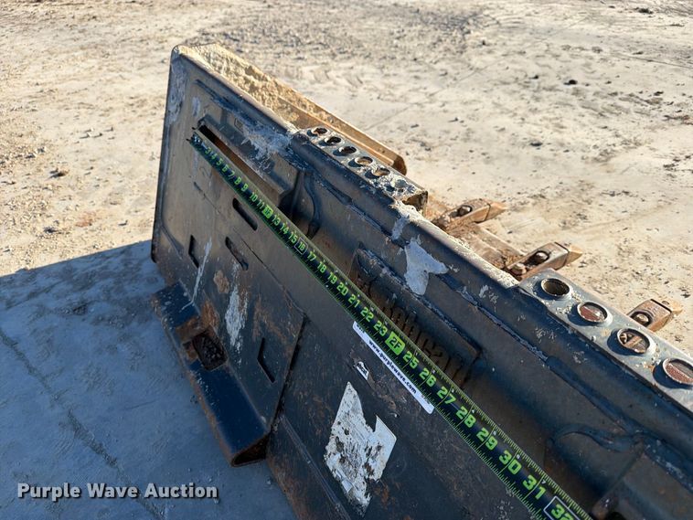 image for item EX4403 Skid steer bucket