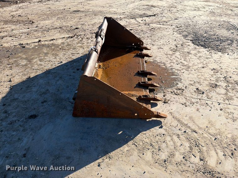 image for item EX4404 Skid steer bucket