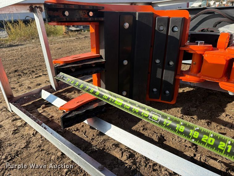 image for item EX4423 2026 Wolverine RG05 skid steer five-claw rock and tree transport attachment 