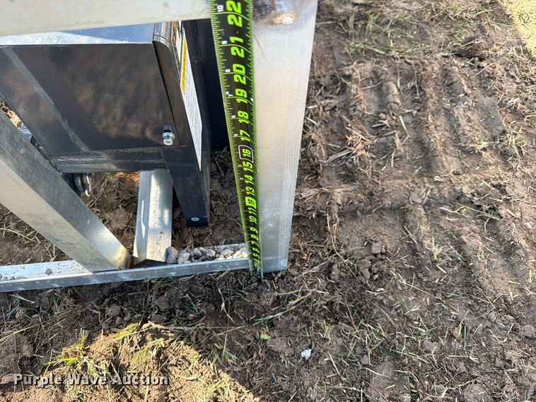 image for item EX4423 2026 Wolverine RG05 skid steer five-claw rock and tree transport attachment 