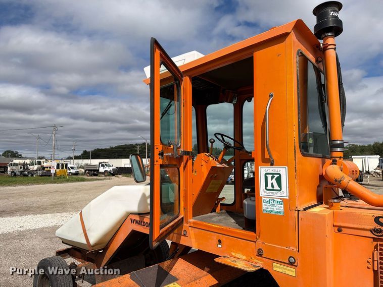 image for item EX4621 1997 Waldon Sweep Master II broom