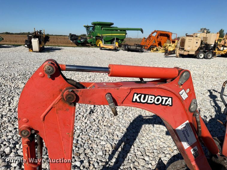 image for item EX4625 2019 Kubota K008-3 mini excavator