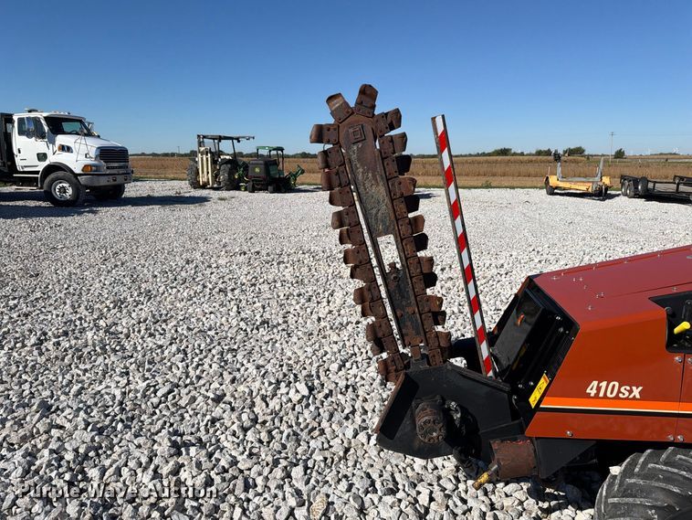 image for item EX4626 2012 Ditch Witch 410SX trencher