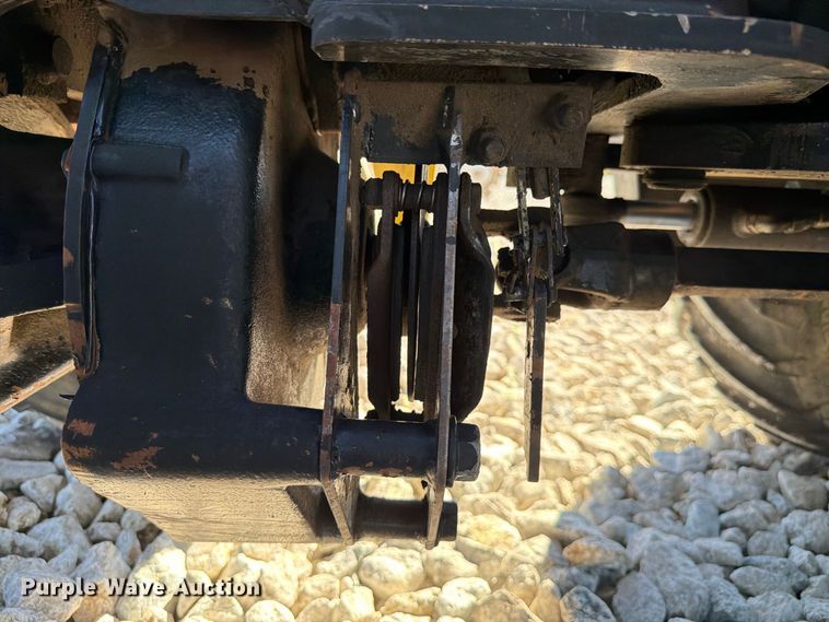 image for item EX4627 2006 Ditch Witch 410SX trencher