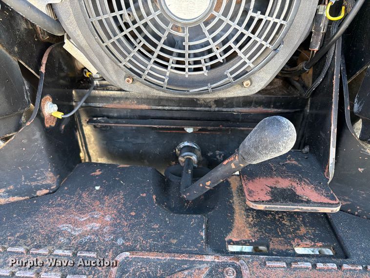 image for item EX4628 2008 Ditch Witch R300 trencher