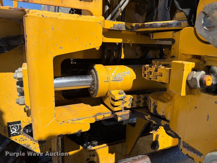 image for item EX4630 2004 Vermeer RT450 trencher