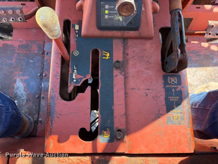 image for item EX4632 2001 Ditch Witch 7610 trencher