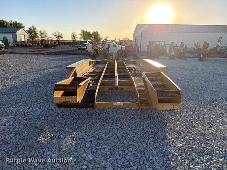 image for item EX4633 1992 Belshe equipment trailer