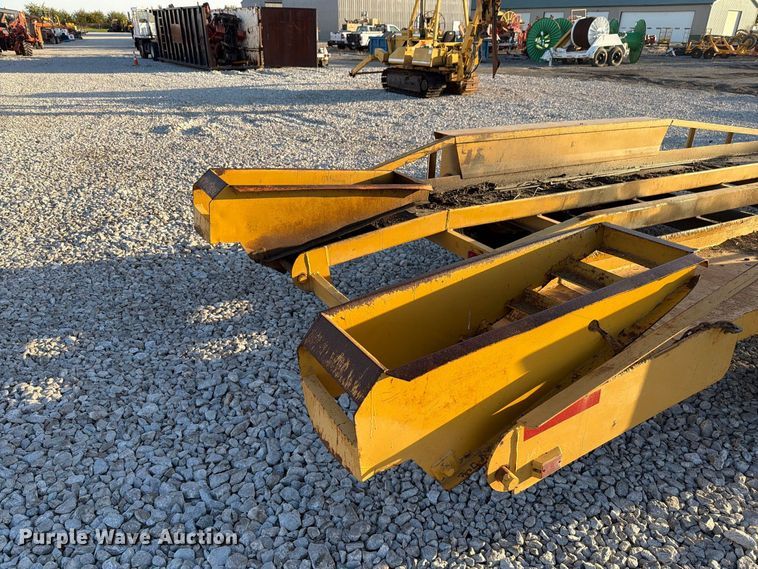 image for item EX4633 1992 Belshe equipment trailer