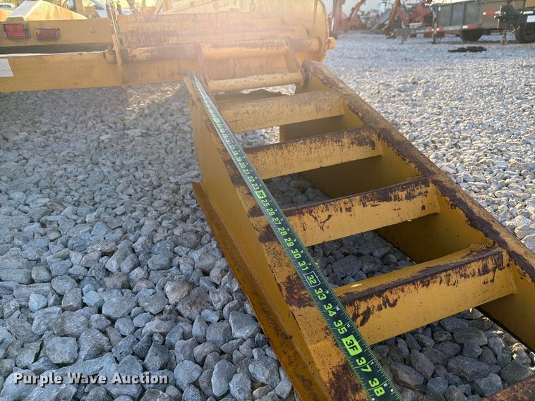 image for item EX4633 1992 Belshe equipment trailer