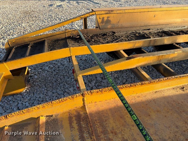image for item EX4633 1992 Belshe equipment trailer
