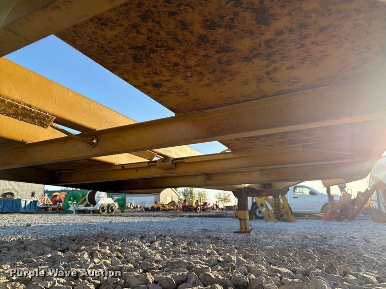 image for item EX4633 1992 Belshe equipment trailer