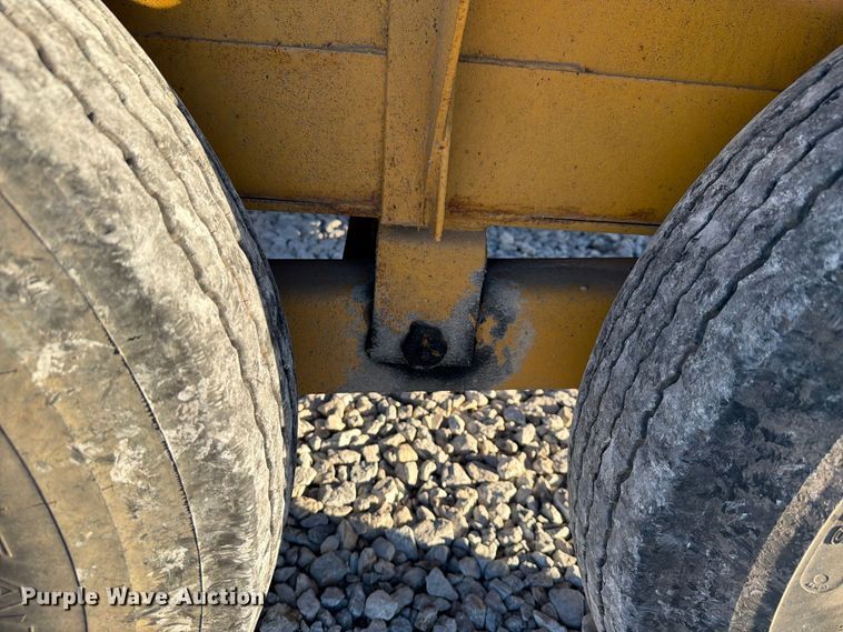 image for item EX4633 1992 Belshe equipment trailer