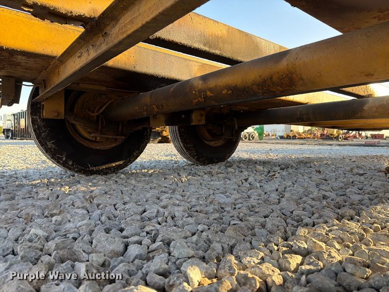 image for item EX4633 1992 Belshe equipment trailer