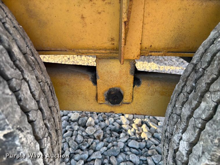 image for item EX4633 1992 Belshe equipment trailer
