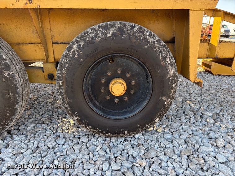 image for item EX4633 1992 Belshe equipment trailer