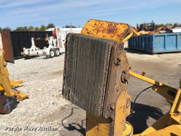 image for item EX4646 2006 Vermeer B930A backhoe attachment