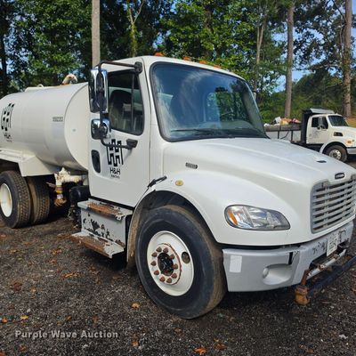 image for item FA8975 2017 Freightliner Business Class M2 water truck