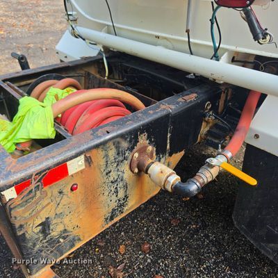image for item FA8975 2017 Freightliner Business Class M2 water truck