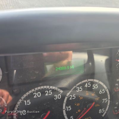 image for item FA8975 2017 Freightliner Business Class M2 water truck